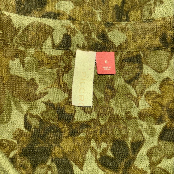 Pilcro Anthropologie Green Floral Puff Sleeve Top Women’s Camo Button-up Blouse - Picture 11 of 11
